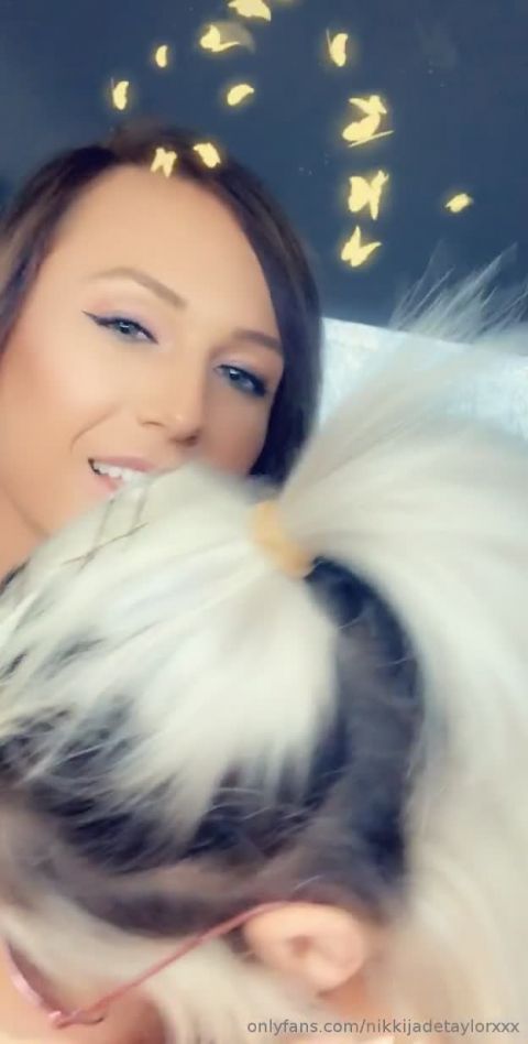 OnlyFans nikkijadetaylorxxx-18-06-2019-38281445-Kellie sucking my tits in the carwash drive tru