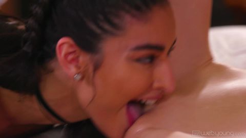 Web Young – Emily Willis & Mackenzie Moss