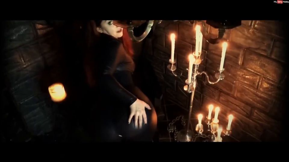 little-nicky - Blair Witch - Wetlook-Arsch sucht Spermaspender [HD 720P]