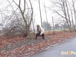 Pa*usi*ng T*o P*ee [FullHD 1920P] - Screenshot 2