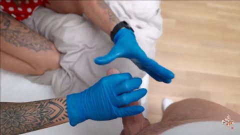 Jenny_Stella - HILFE - PERVERSER FAMILIENVATER TOBIAS will nur FICKEN - ALLE LÖCHE... [FullHD 1080P]