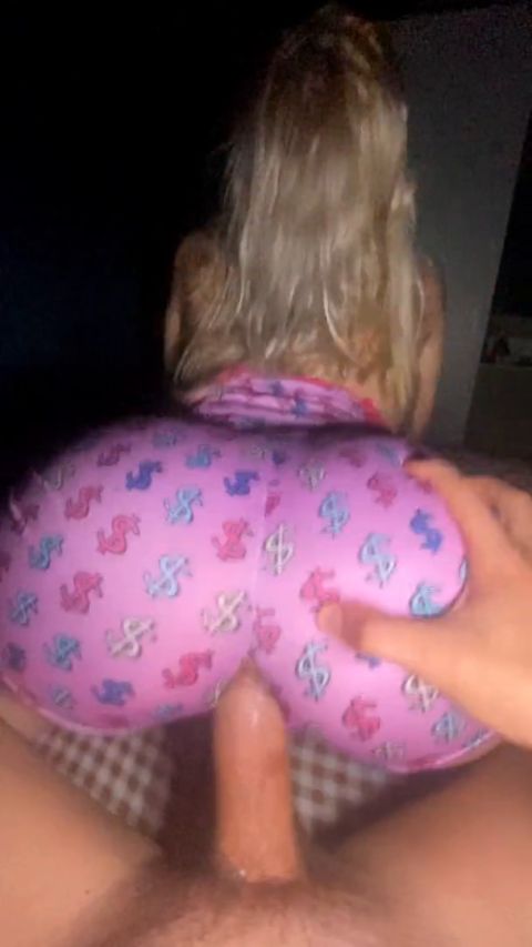 BootyFrutti - A young insta blogger takes a dick in her mouth after a pussy. iPhone recording [SD 608P]