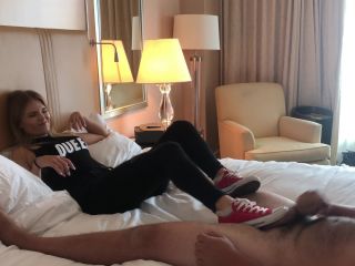 Sneaker Ballbusting Studio - Princess Amber and Her Red Converse Destroying Balls [4K 2160P]