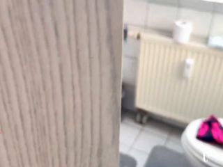 MyDirtyHobby -  Teresa-Winter - Willst Du MICH beim duschen und pinkeln beobachten - RIESENLADUNG ... [FullHD 1080P]