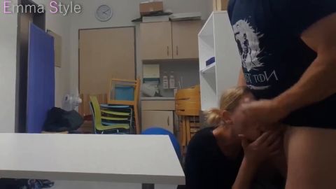 emmastyle - Im Büro der Chefin gefickt [HD 720P]
