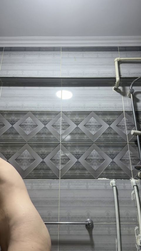 SweetLucy96 - Nackte Putzfrau [FullHD 1080P]