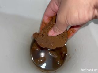casalfist - Poop in the toilet [FullHD 1920P] - Screenshot 6