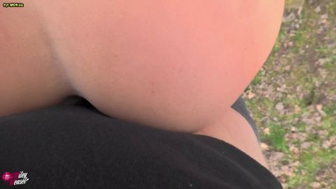 Miley-Weasel - Geiler Quickie auf der Joggingrunde - Alles landet im Gesicht [FullHD 1080P]