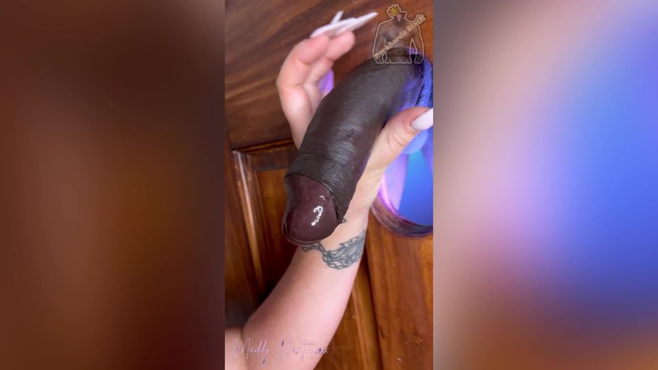 Rockhardo Black - Maddy Hunt Sucks My Bbc In Gloryhole [4K 2160P]