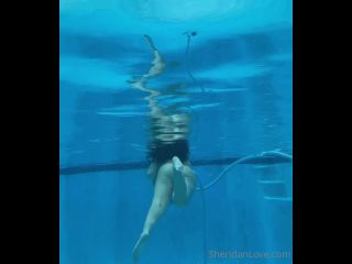 MEGA-FANS – sheridanlove-18-07-2021-2166860801-Well I was enjoying the water until the rain clouds rolled in П