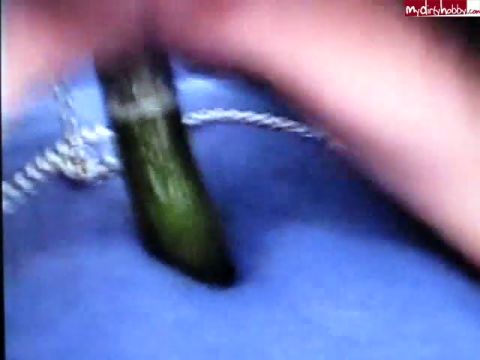 stringgirl69 - Gefesselt auf einer Gurke geritten Teil 3 [SD 480P]