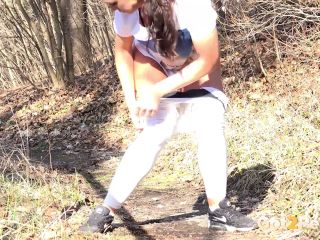 Vinna Gushes In The Woods [FullHD] - Screenshot 5