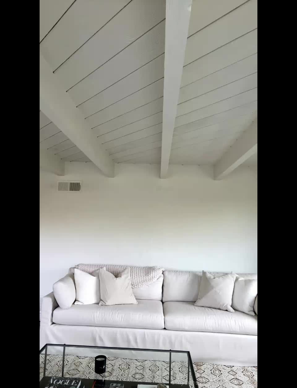 Lindsey Pelas - Live (2022) [SD 704P]