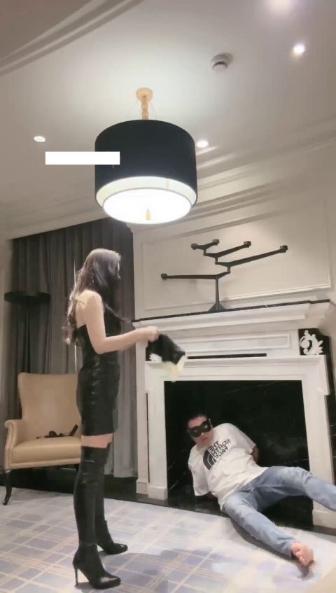 Cnqueens - Goddess Zhuangzhu - Ballbusting Femdom Humiliation [4K 1088P]