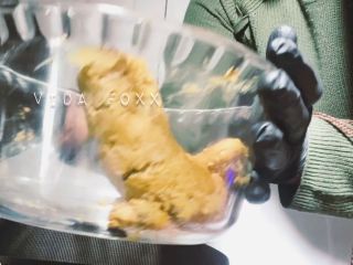 VidaFoxx – I am Constipated and Cannot Stop Farting [SD 1200P] - Screenshot 5