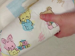 PooGirlSofia – Masturbating next to sealed dirty diaper [HD 1280P] - Screenshot 1