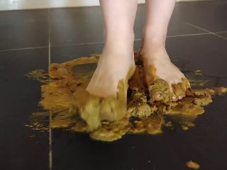 Kitty Skatt – Shitty Feet Play I love getting all dirty! [HD 1280P] - Screenshot 5