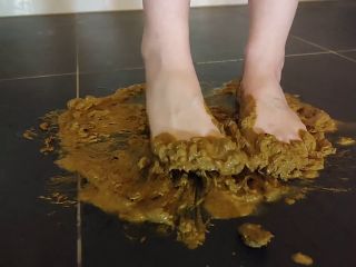 Kitty Skatt – Shitty Feet Play I love getting all dirty! [HD 1280P] - Screenshot 6