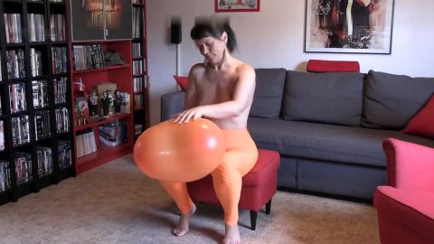 YvetteXtreme - Blow to Pop - Sexy Outfit [HD 720P]