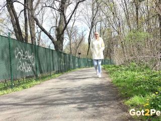 Pausing On The Path [FullHD] - Screenshot 1