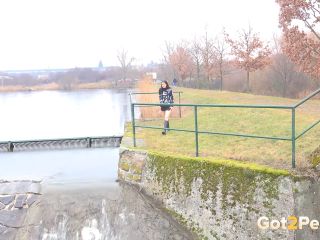 Canal Peeing [FullHD 1920P] - Screenshot 1