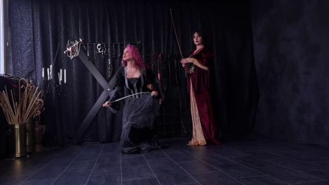 FemdomFoto - Lady Olga - Cropped By 2 Victorian Ladies (German) [HD 1280P]