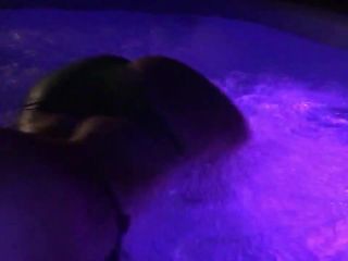 MEGA-FANS__sophiedee-01-09-2017-Having fun in my new Hot tub