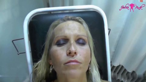 JuliaPink - Hilfe Hr. Doktor, ich bin dauernass [FullHD 1080P]