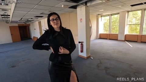 Reels_Plans - Real Estate Agent Cheats on Her Boyfriend, Gets Anal Fucked During Visit by Fake Clients !!! [FullHD 1080P]