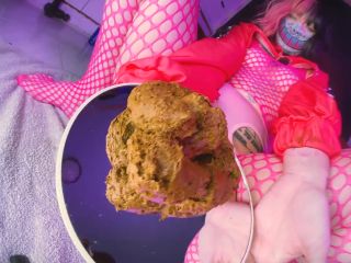 Betty Parlour – A 360° Pile of Fragrant Crap [HD 1280P] - Screenshot 6