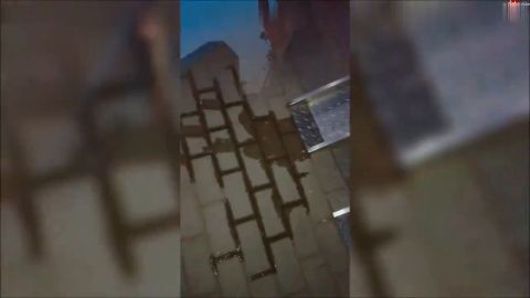 FitxXxSandy - Treppenrampe im Urlaub DRAUSSEN vollgeseicht [HD 720P]