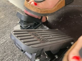 A Pedal Pumping Shoejob - CBT Cock crush and Shoe fetish with well worn and dirty Birkenstock Gizeh Sandals [4K 2160P]