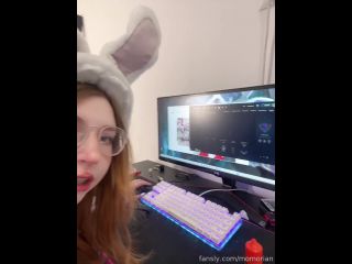 Private-recordings-of-webcam-models- 495823161045032960