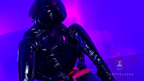 Lady Valeska - Smothered By Latex Kigurumi [FullHD 1920P]