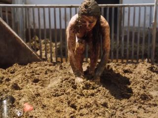 Going Crazy In Pigshit [HD] - Screenshot 6