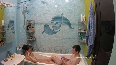 Voyeur-House - Ledian And Friend Bath 02 10 2024 [HD 720P]