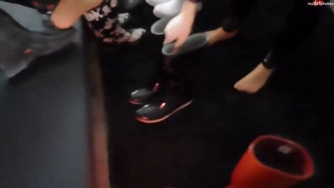 Shinylady2015 - 2 sexy Girls machen Gummistiefel Anprobe Nylon Söckchen wetlook Le... [HD 720P]