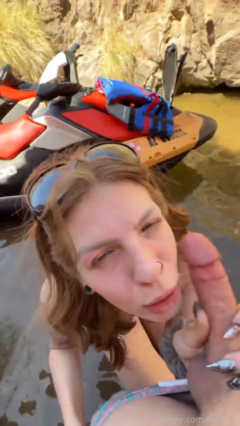 Lexi Barr (lexibarr98, lexibarr) - Outdoor Blowjob [SD 720P]