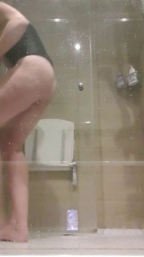 JulieEroticDress - MILF Spritzt Und Befriedigt Sich in Dusche [HD 720P]