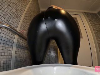 EATING DOG SHIT & MINE IN A HIGHWAY REST AREA [HD 1280P] - Screenshot 4