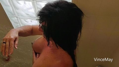 VMVideo Filming My Mom In The Shower [FullHD 1080P]