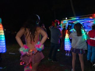 Let'sPostIt -  Lux La Fox - Silent Disco Party [FullHD 1080P]