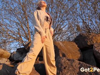 Leopardprint Pissing [FullHD 1920P] - Screenshot 1