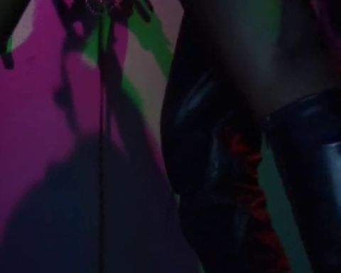 Spank-Bang - Devote schlampen genießen ihren ersten spank-bang [SD 480P]