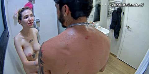 Reallifecam - Cassie Make Quick Handjob To Her Boyfriend In The Shower 14.05.2025 [SD 604P]