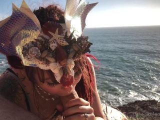 MEGA-FANS – oliviajarden-04-01-2021-1107096356-Happy New Year, and Happy Sexy Sunday to you darling  3 Cheers