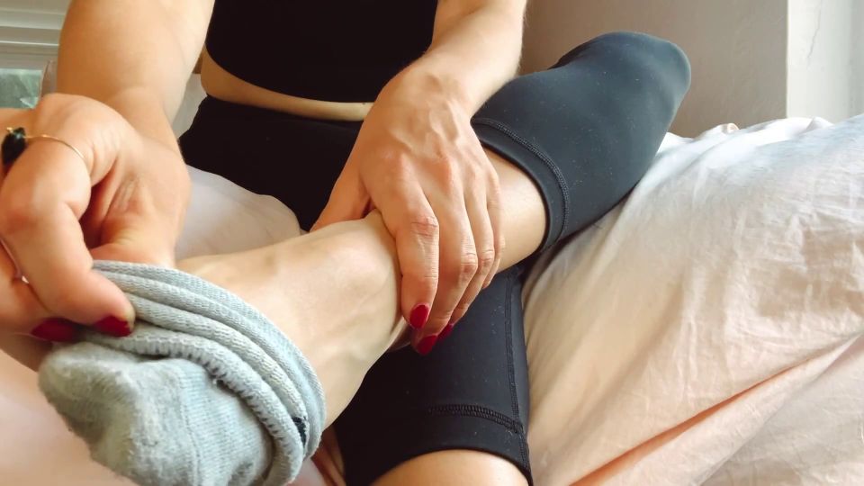 Princess Violette - Dirty Sock Sniffer [FullHD 1080P]