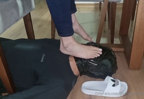 Goddess Elisa - You Would Love To Be My Footrest While I Do My Things, Wouldn’t You? [HD 1564P]