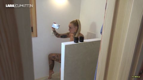 Lara-CumKitten - XXL Cumshot GESCHLUCKT - Beim heimlichen wixxen ERWISCHT [FullHD 1080P]
