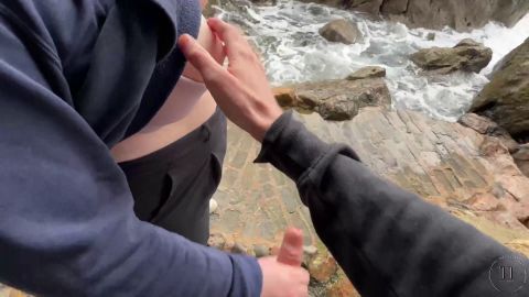 TheTemptingTwosome - Dominantes melken am Strand - Handjob bis zum Ende [FullHD 1080P]